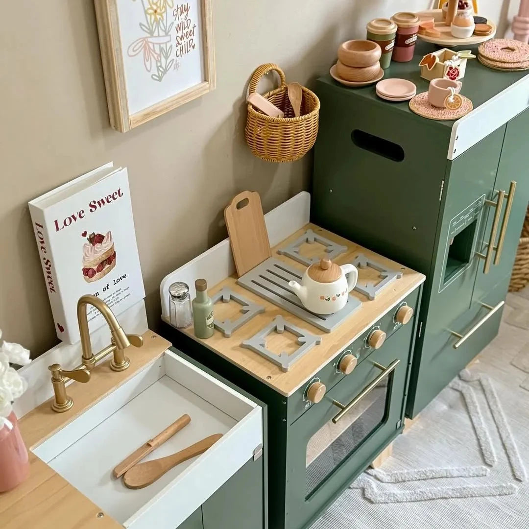Holz-Spielküche im Vintage-Look