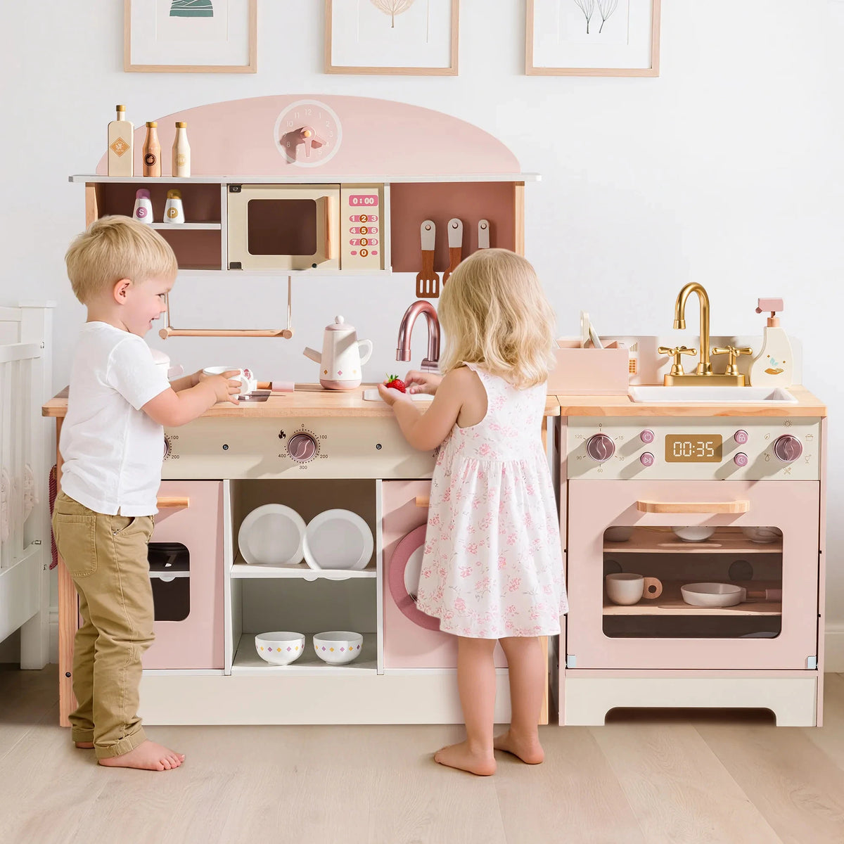 Rosa Holz-Spielküchen-Serie